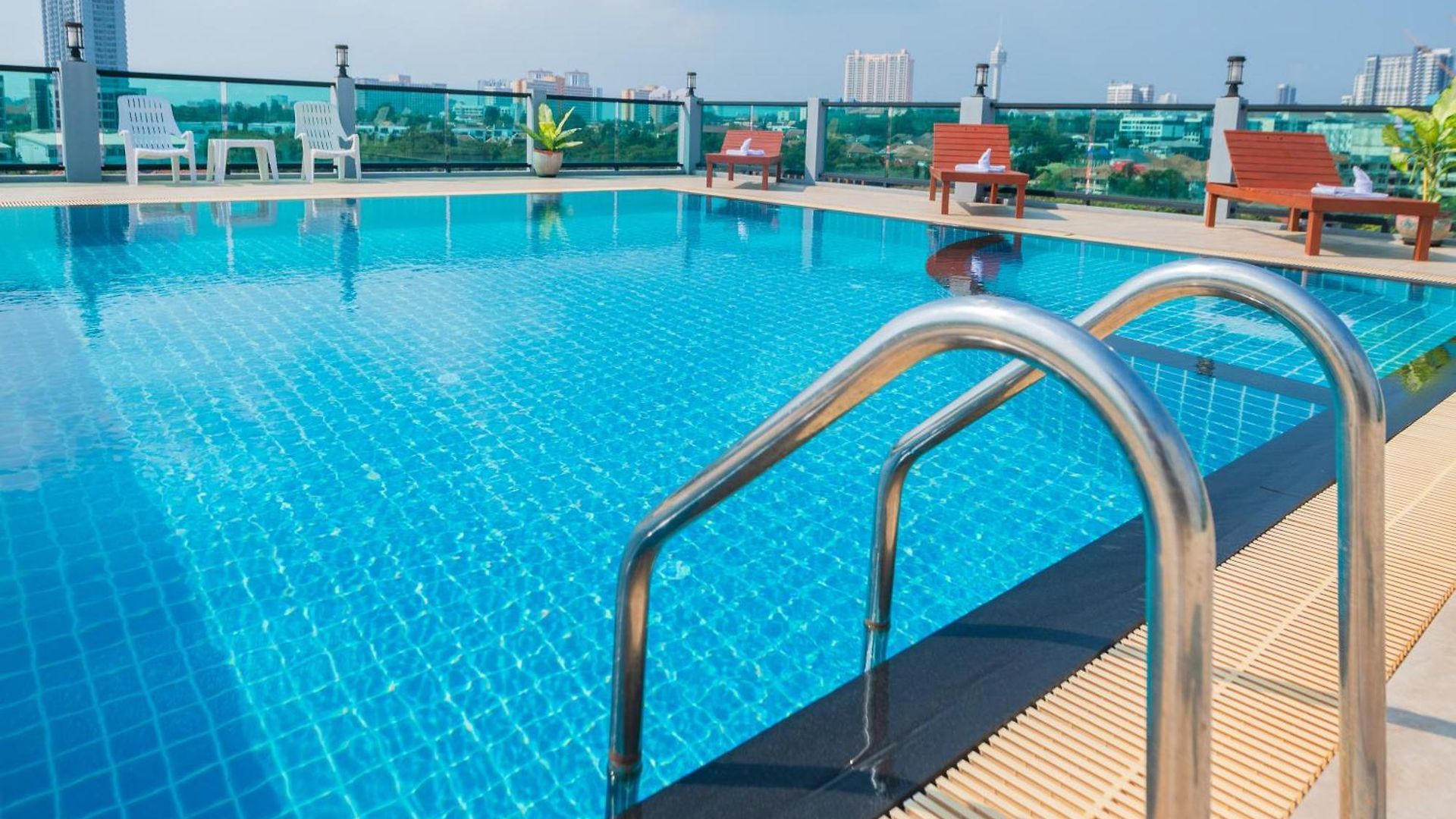 Iris Palace Pattaya