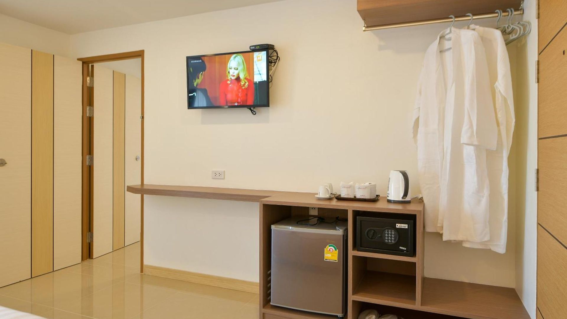 โรงแรม Iris Palace Pattaya