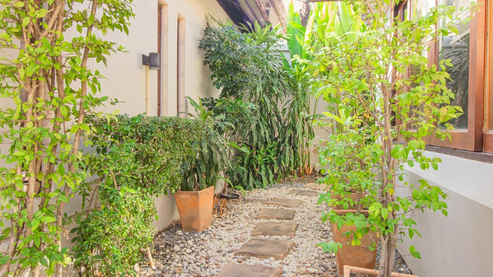 3br Bali Style Privatepool Near Main Road Large Pool * Pattaya