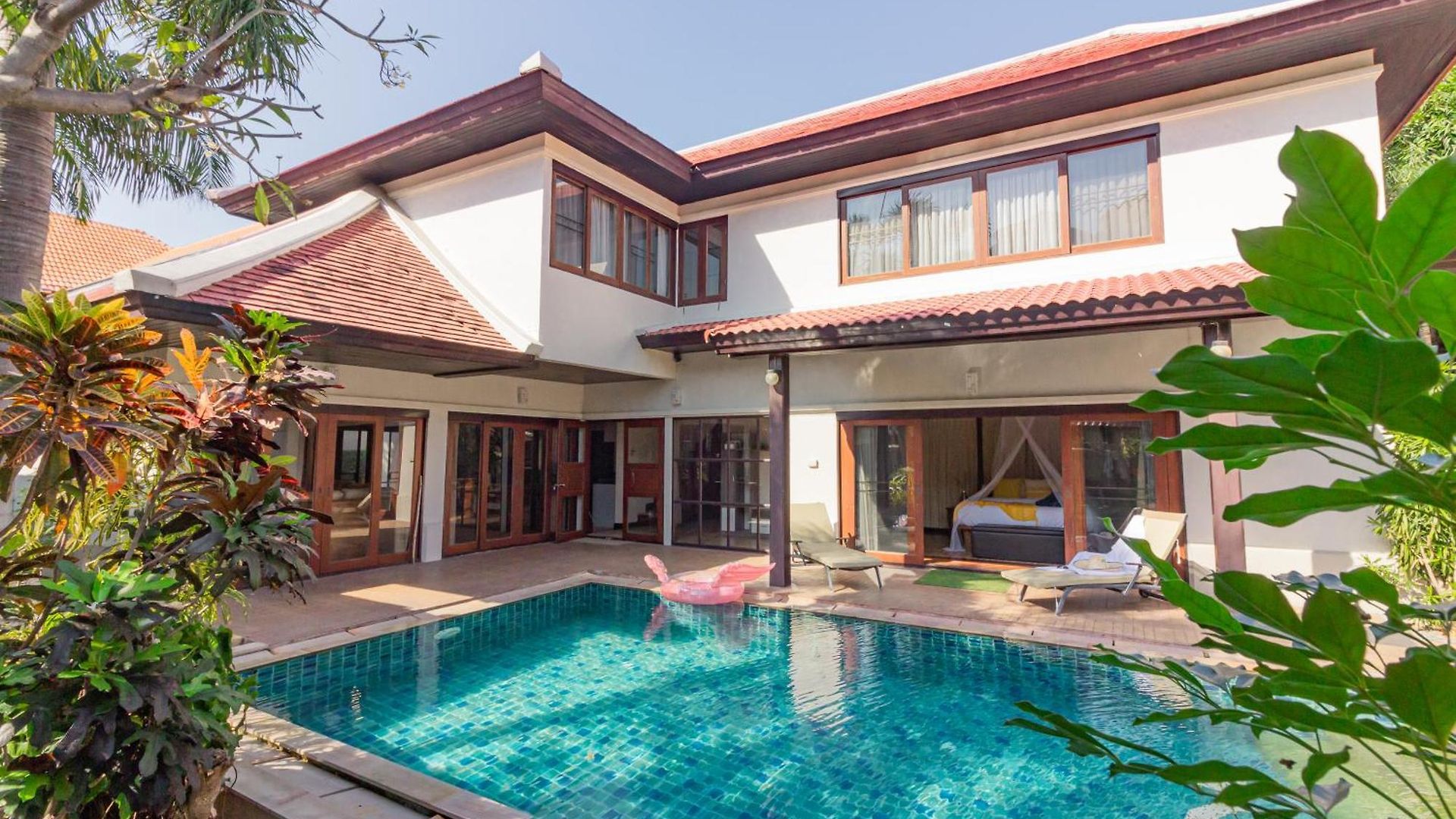 Villa 3br Bali Style Privatepool Near Main Road Large Pool