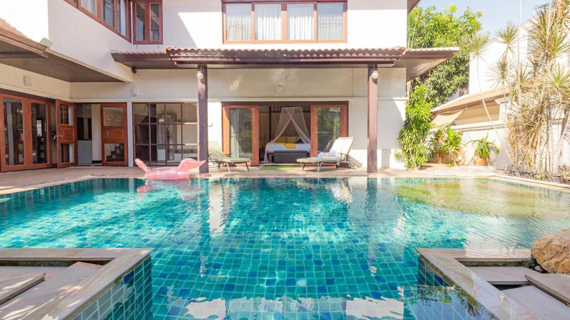 Villa 3br Bali Style Privatepool Near Main Road Large Pool