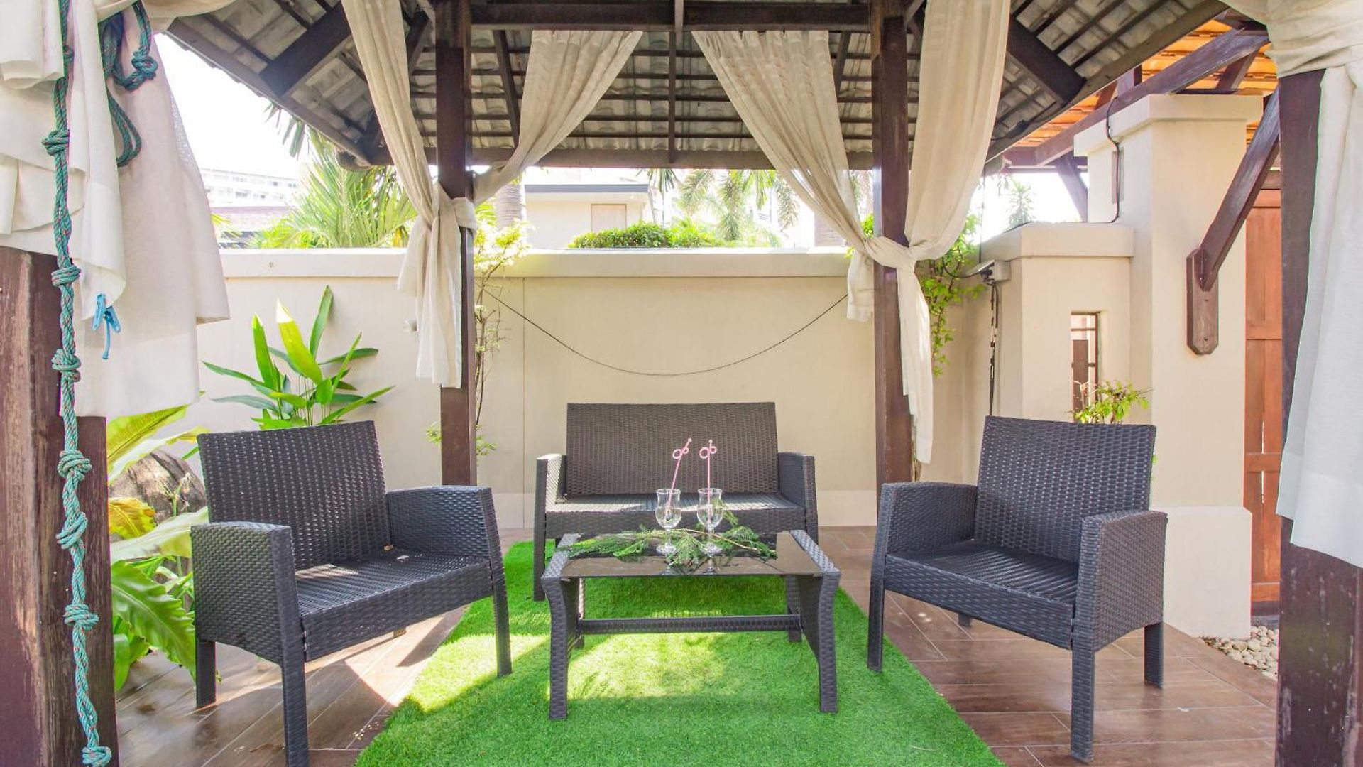 3br Bali Style Privatepool Near Main Road Large Pool Villa