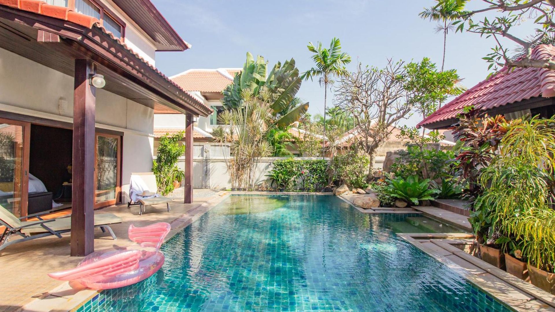 Villa 3br Bali Style Privatepool Near Main Road Large Pool
