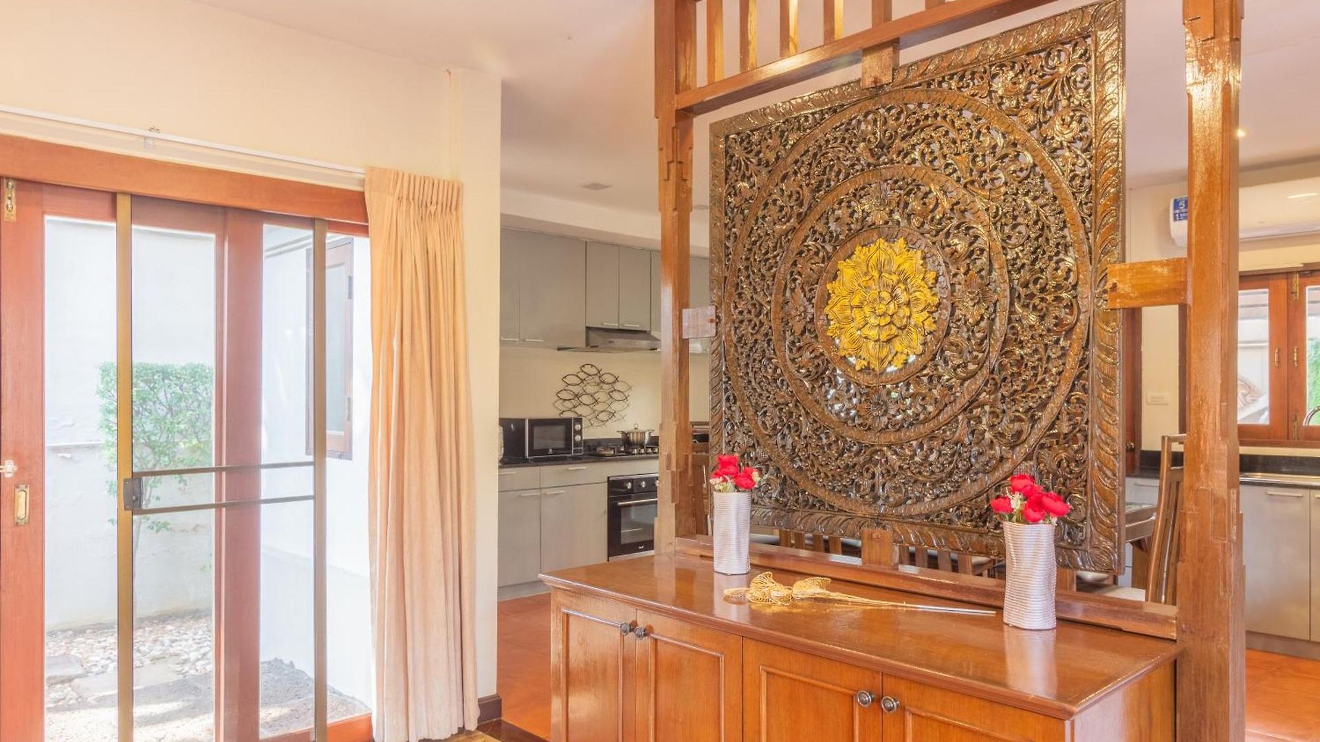 Villa 3br Bali Style Privatepool Near Main Road Large Pool *