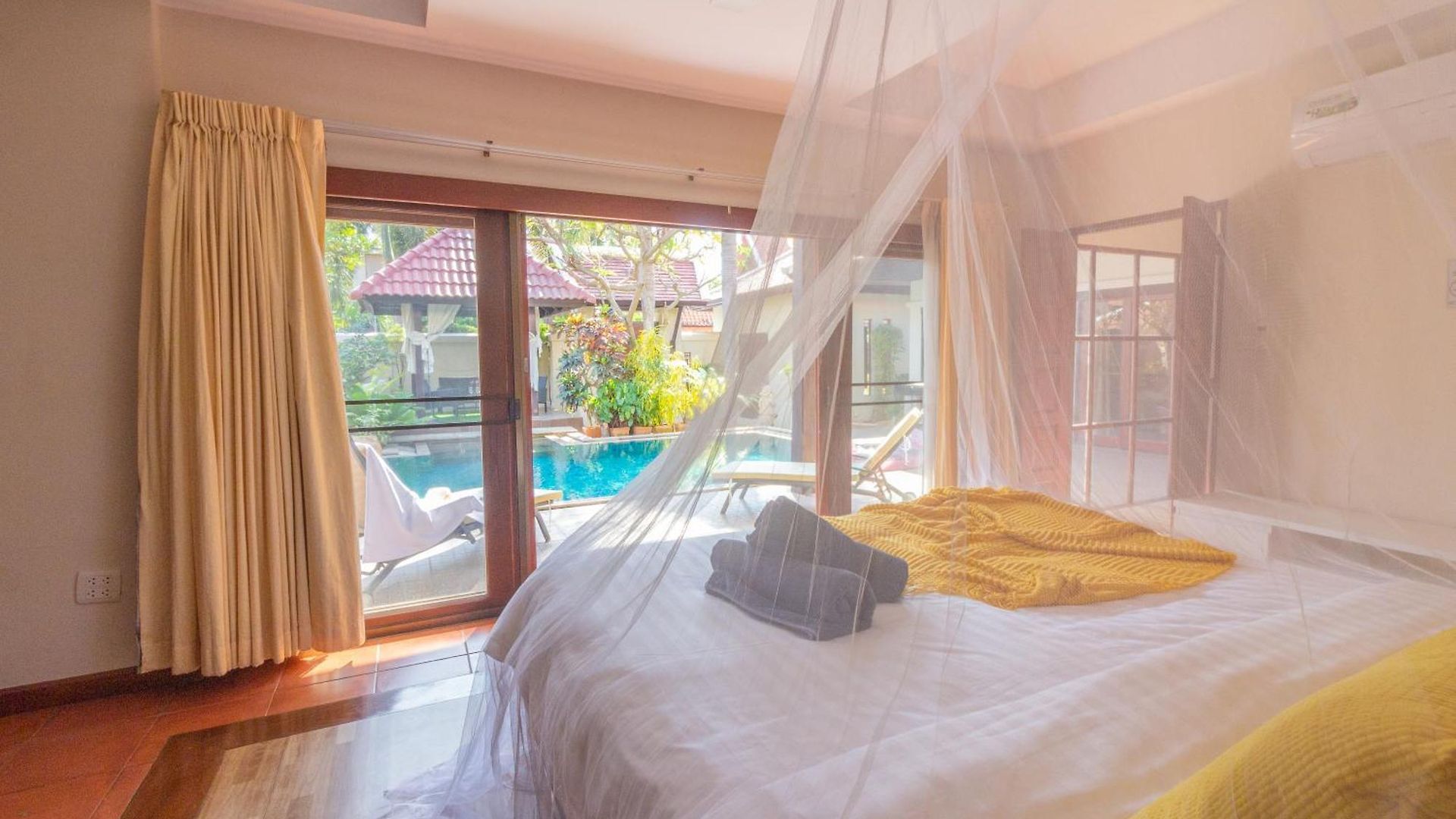 Villa 3br Bali Style Privatepool Near Main Road Large Pool