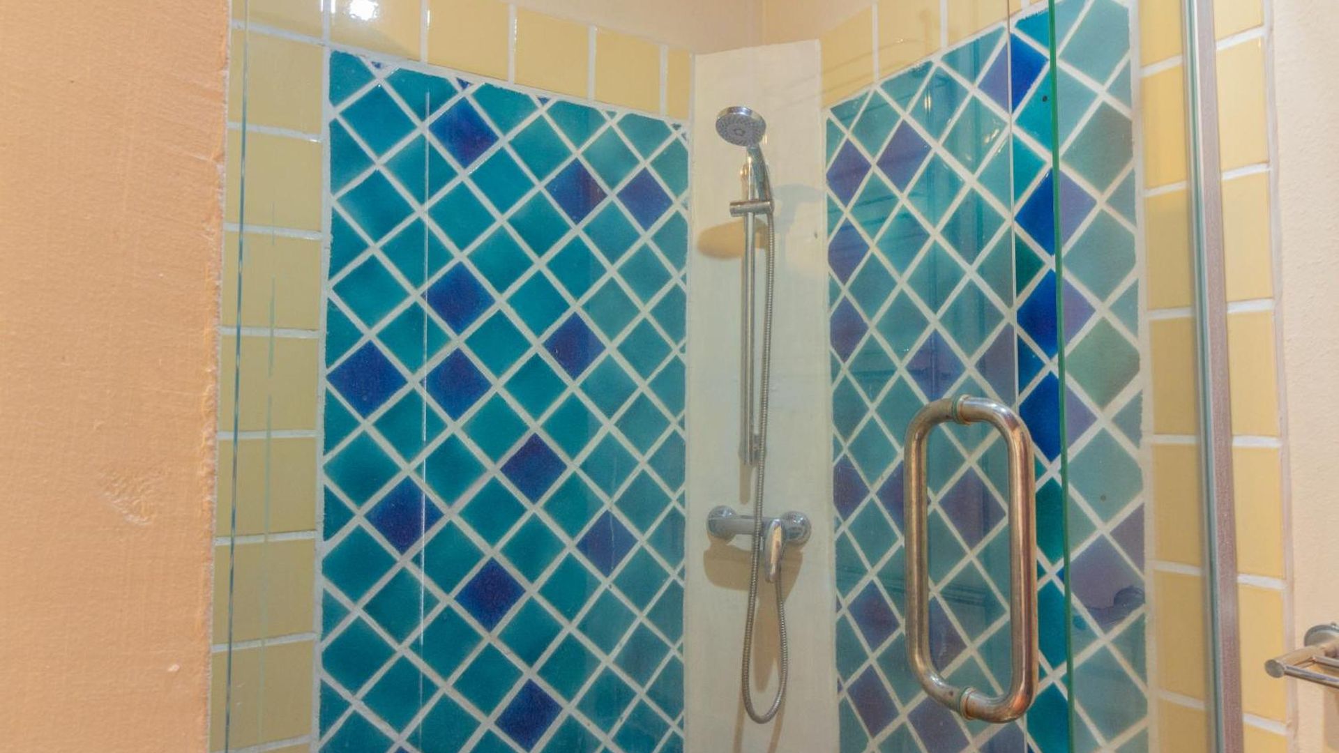 Villa 3br Bali Style Privatepool Near Main Road Large Pool Pattaya