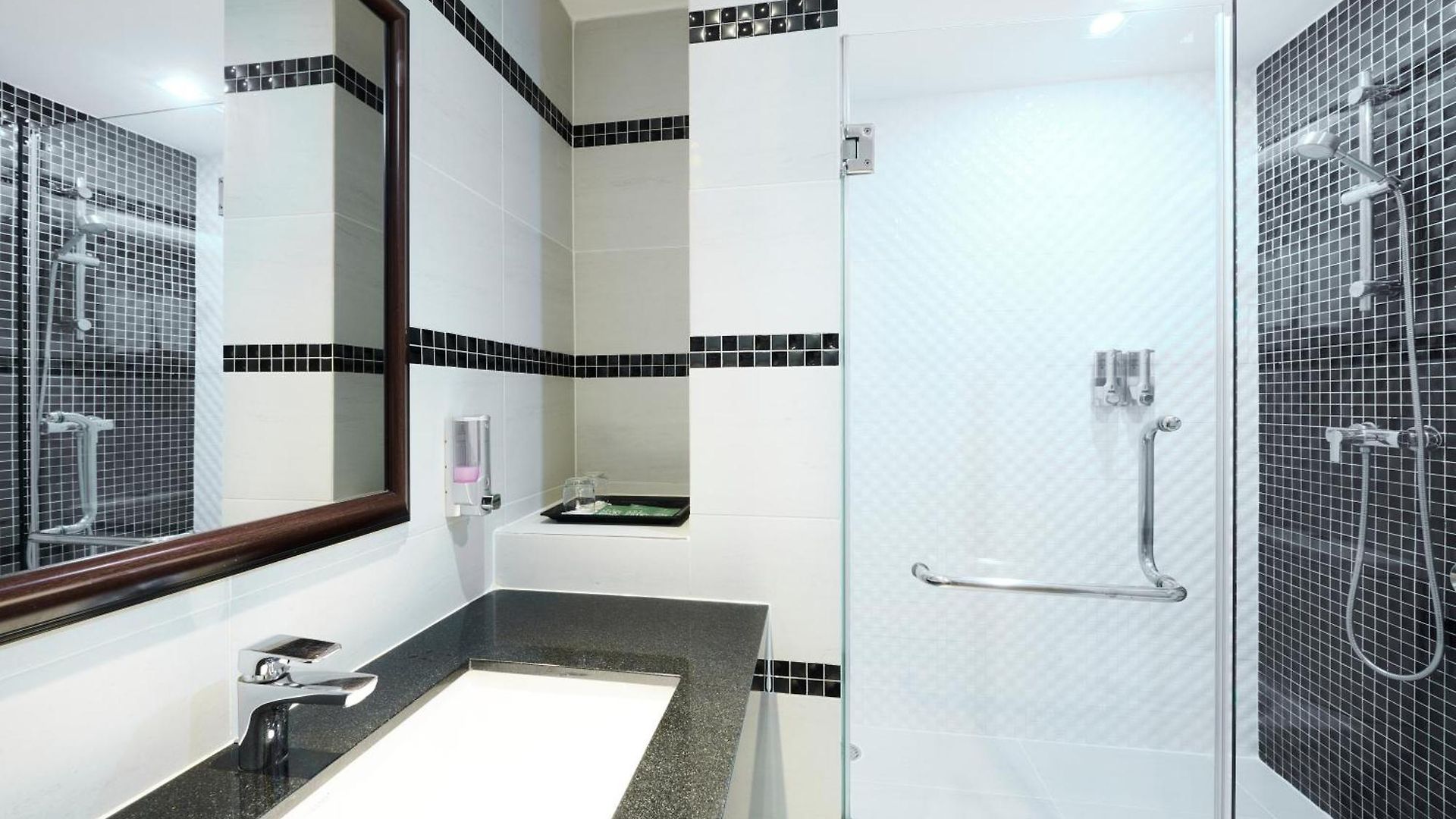 Adelphi 4* Pattaya
