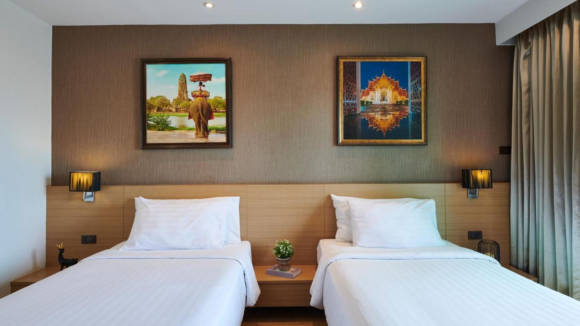 Adelphi โรงแรม 4*