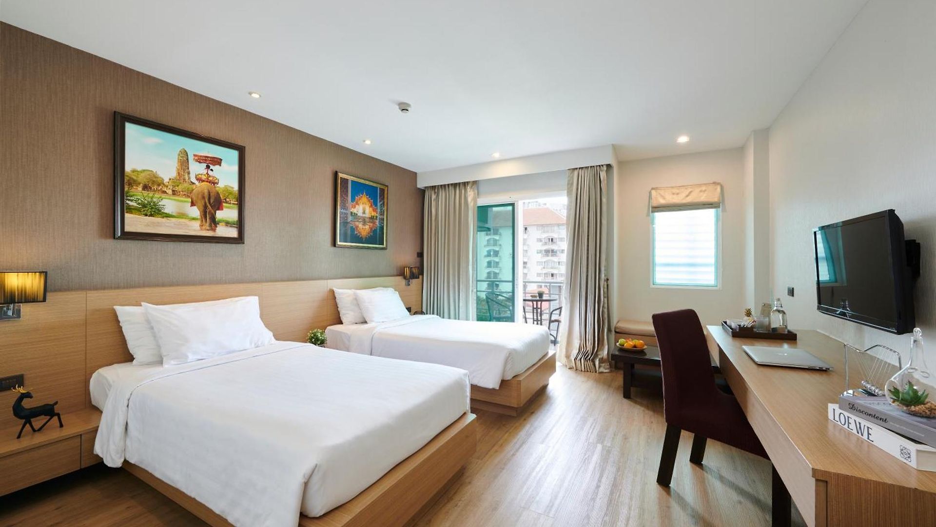 Adelphi โรงแรม 4*