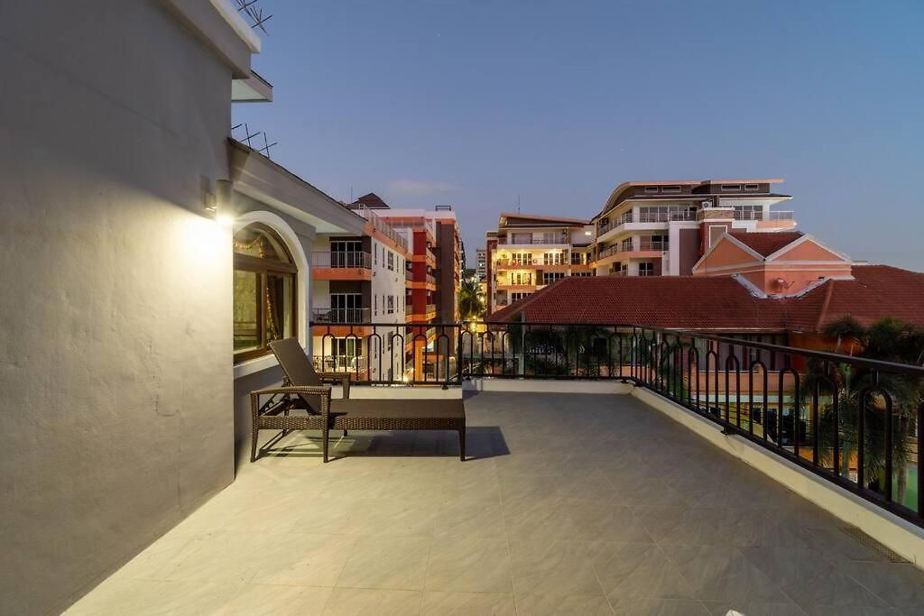อพาร์ทเม้น The Castle Pratumnak Hill 6 Bedroom Pattaya
