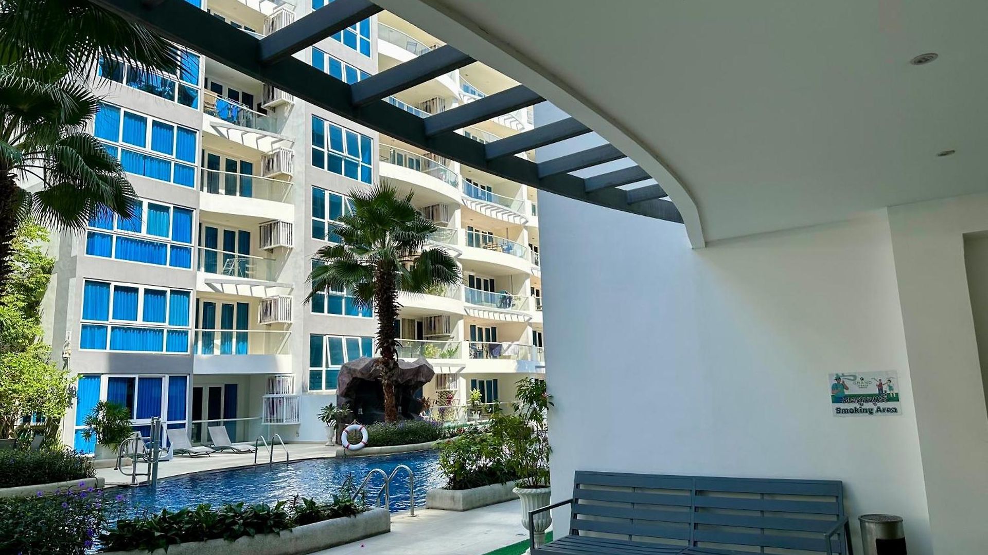 Large Deluxe 5 Grand Avenue อพาร์ทเม้น Pattaya