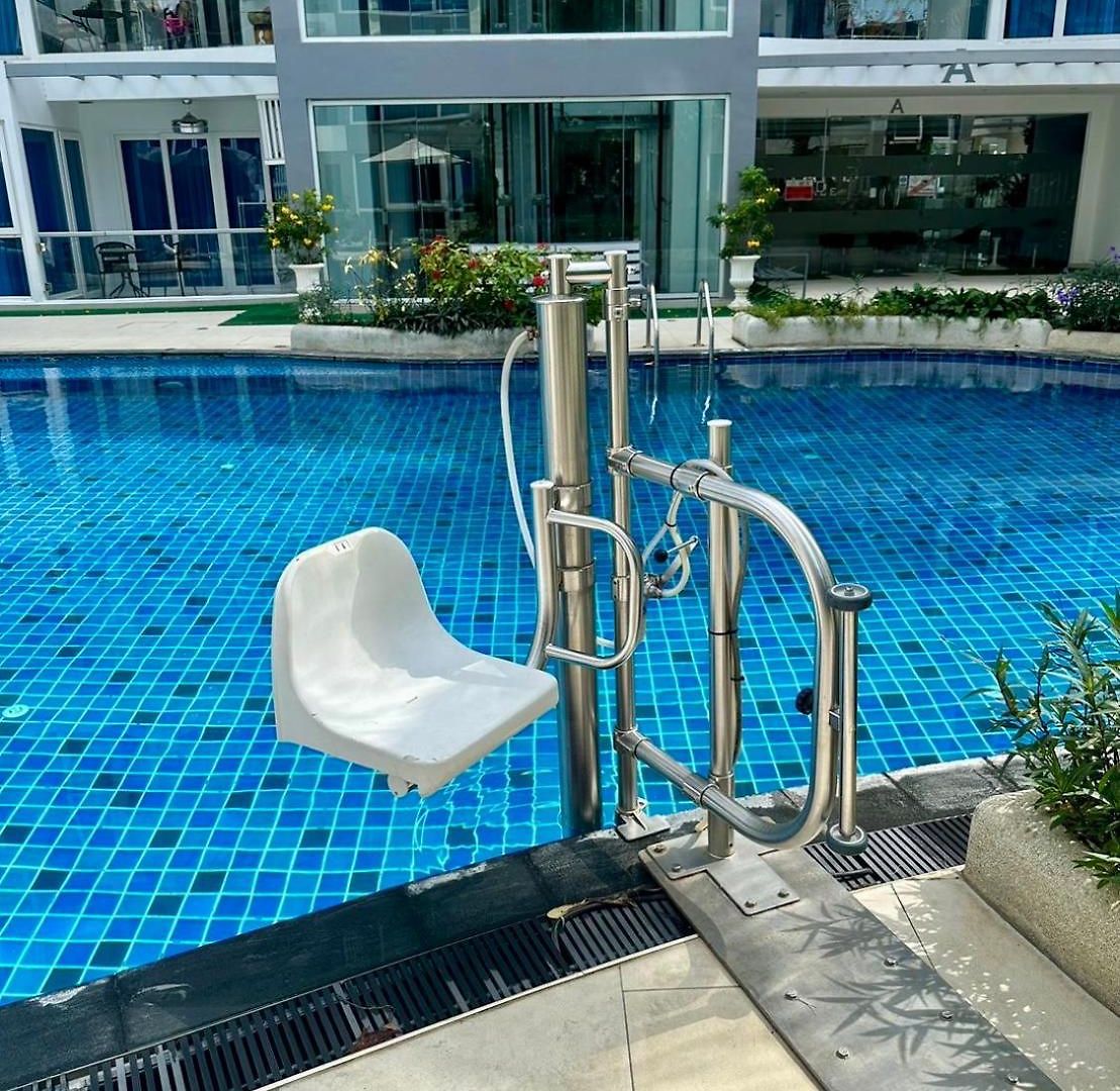 Large Deluxe 5 Grand Avenue Pattaya