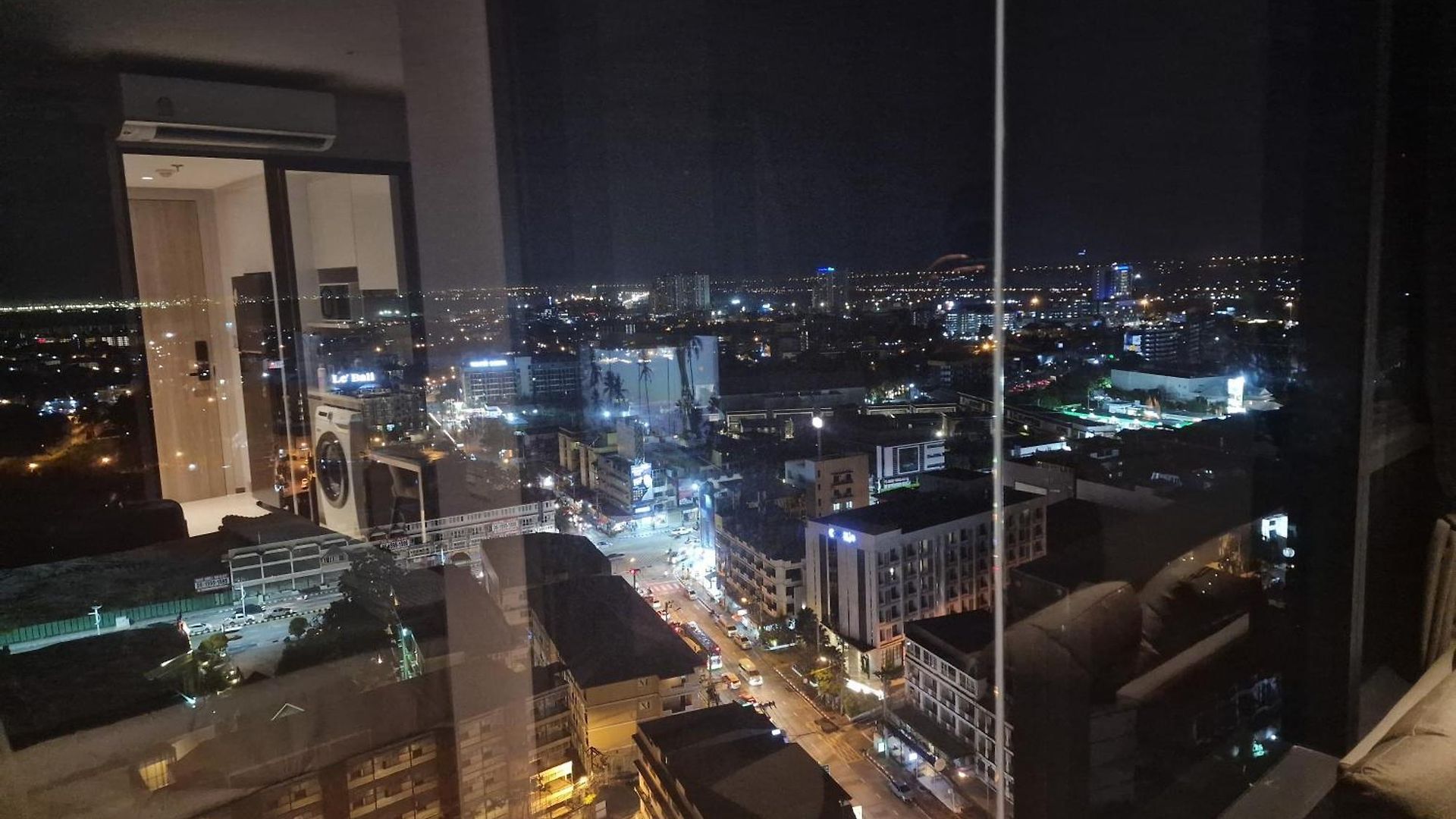 อพาร์ตโฮเทล Once Seaview Pattaya