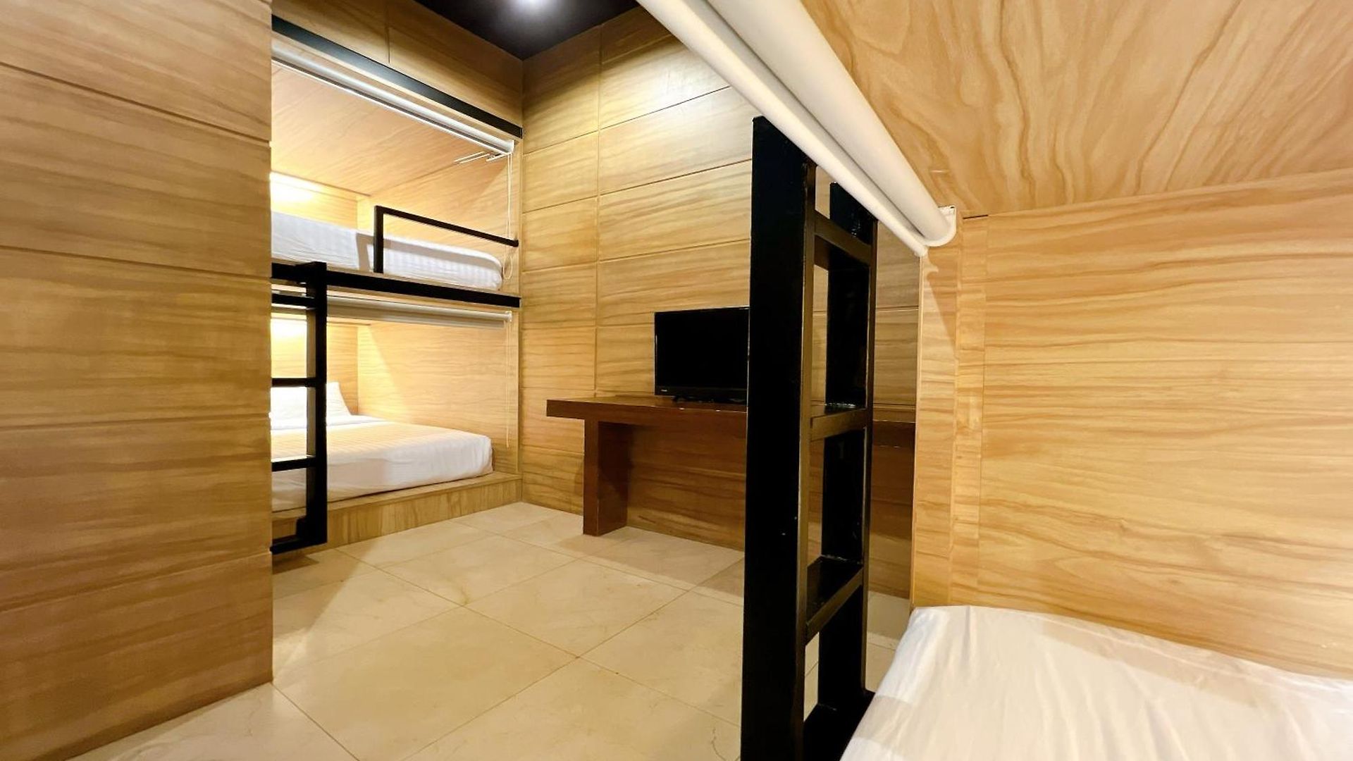 The Bedrooms ที่พัก *