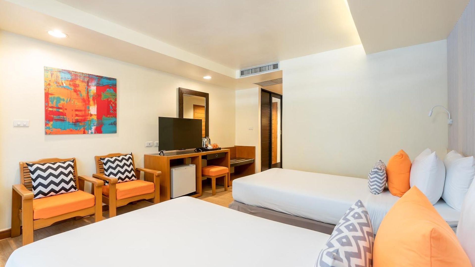 Sunshine & Residences Pattaya