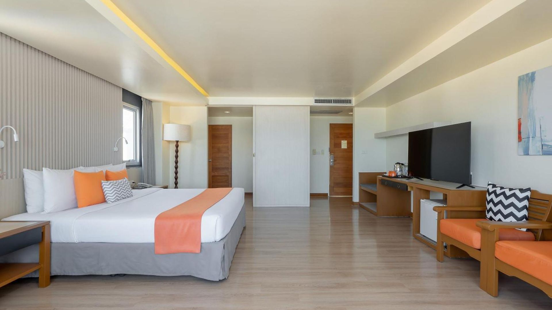 โรงแรม Sunshine & Residences