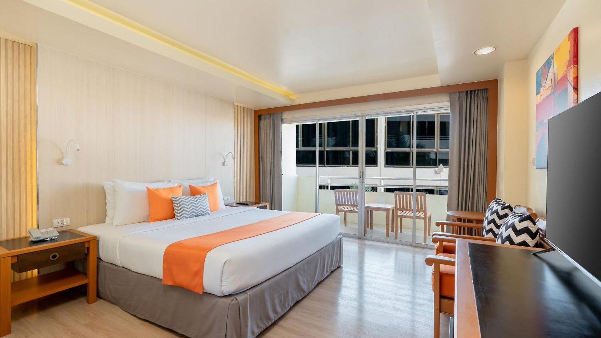 Sunshine & Residences โรงแรม