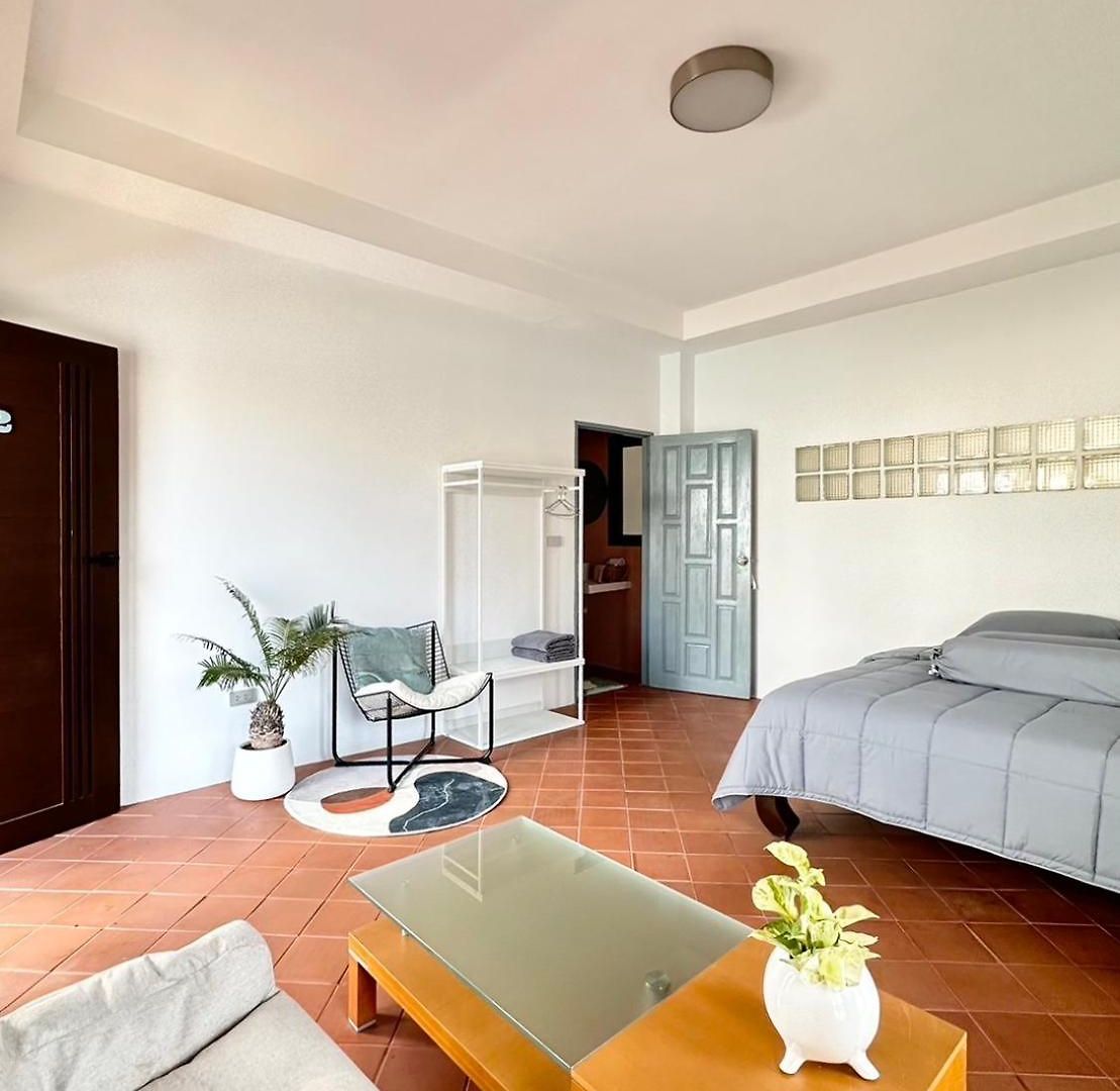 After-grad Poshtel