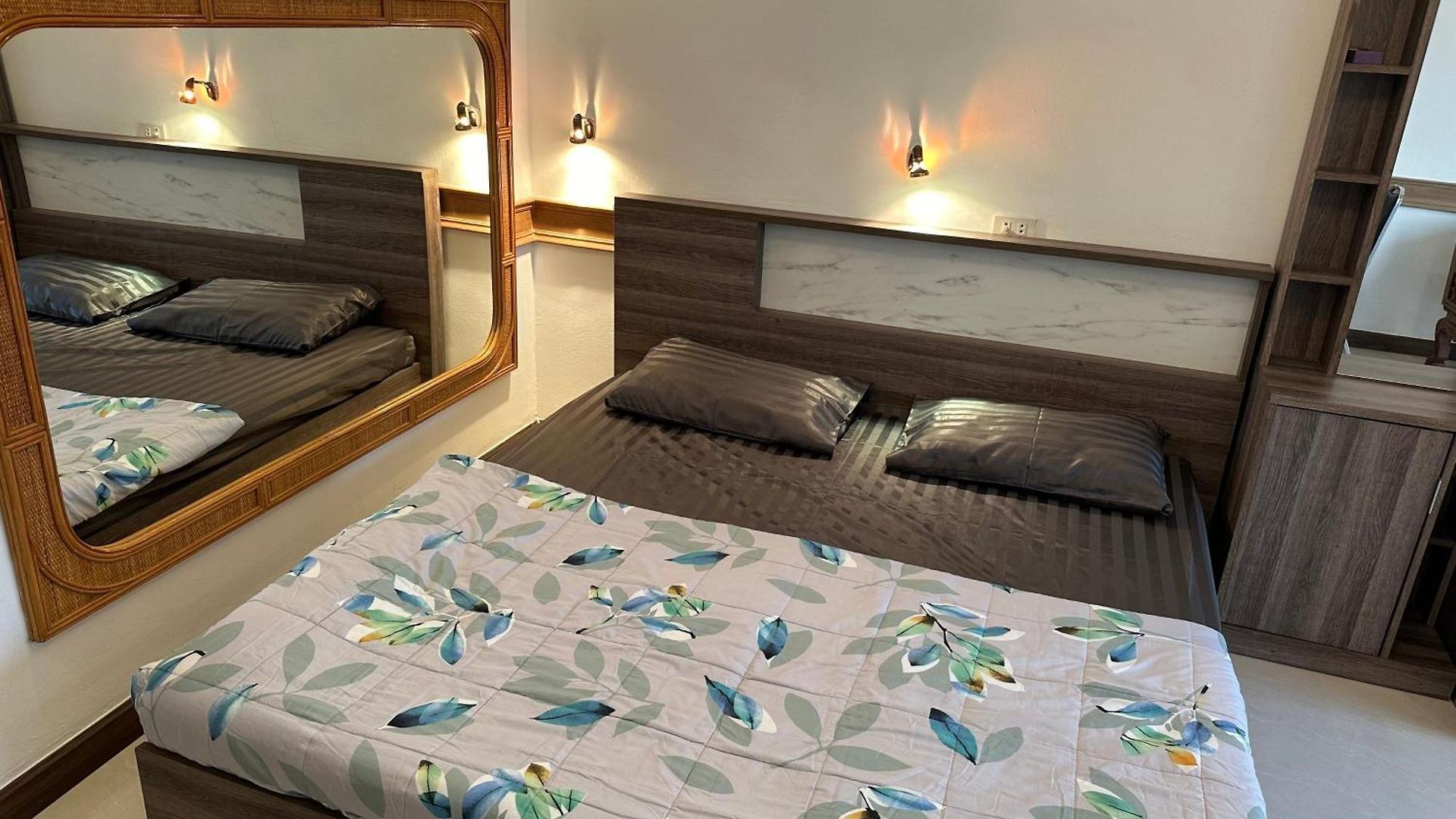 Viewthaly 1 A 729 อพาร์ทเม้น Pattaya