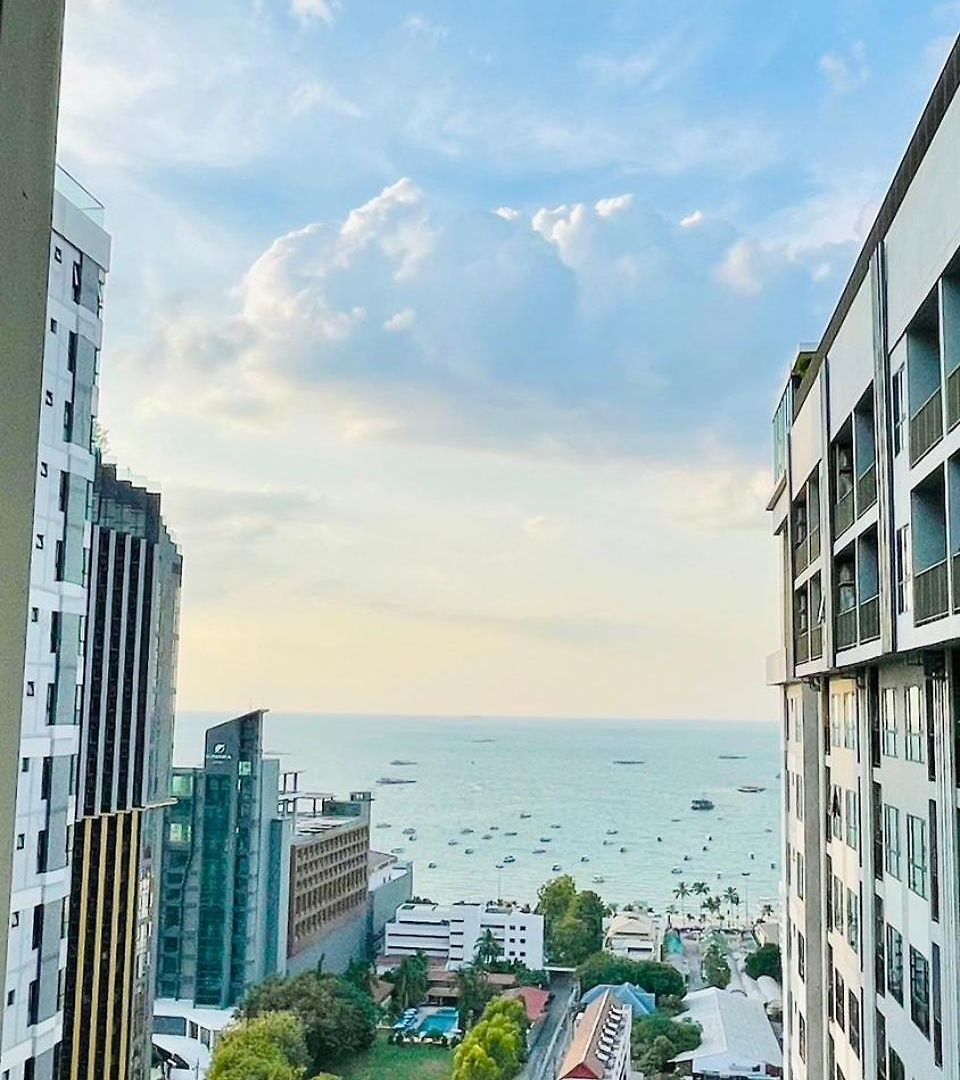 อพาร์ทเม้น The Base 2 Bed 2 Bath By Numam Pattaya