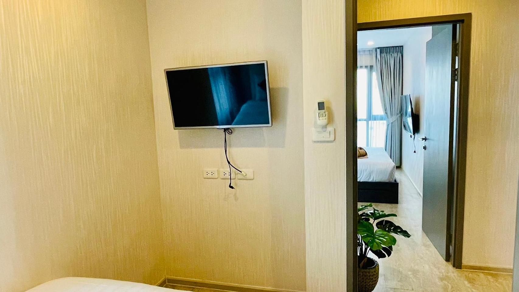อพาร์ทเม้น The Base 2 Bed 2 Bath By Numam Pattaya