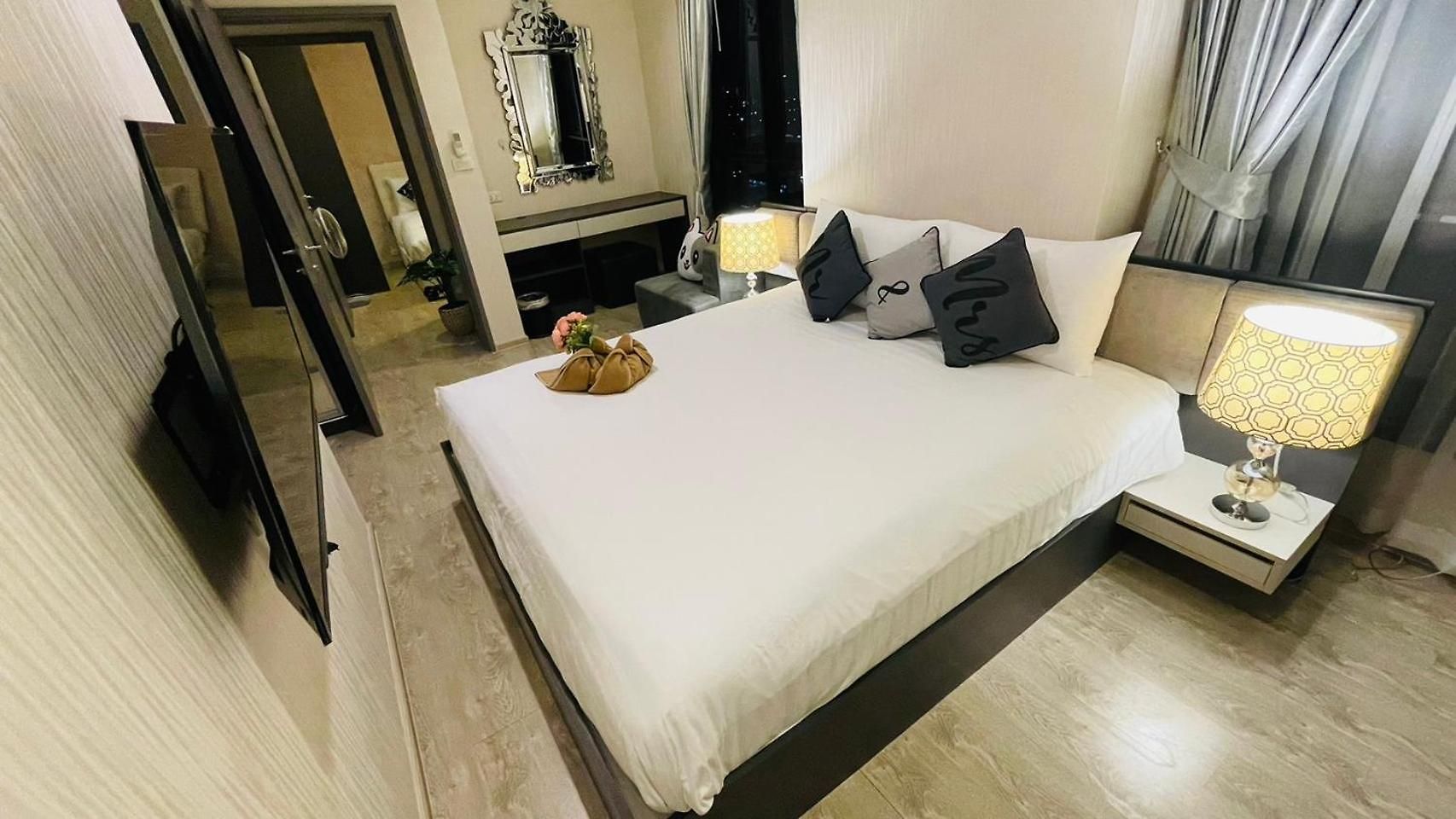 The Base 2 Bed 2 Bath By Numam อพาร์ทเม้น