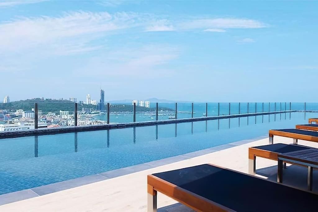 อพาร์ทเม้น & Infinity Pool Of Pattaya