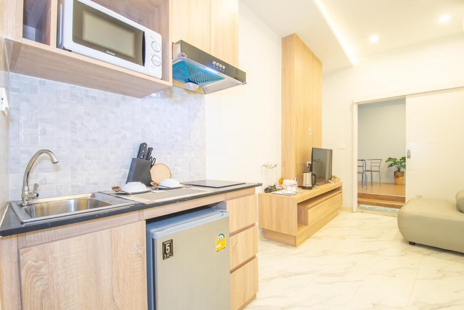โรงแรม D Eco *