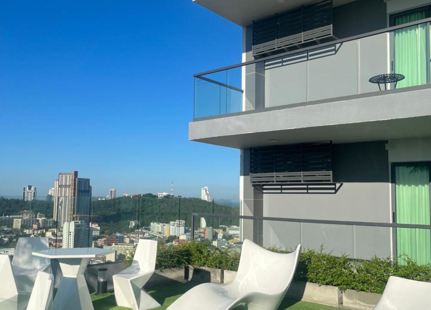 Arcadia Millennium Tower Apartment *