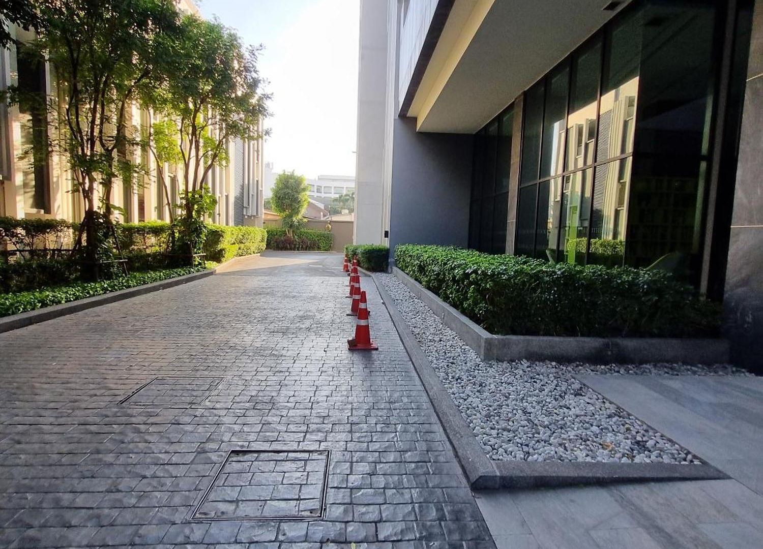 อพาร์ทเม้น The Base Location