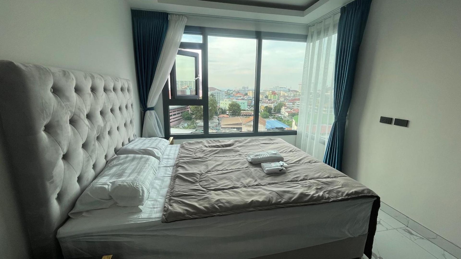 Arcadia Millennium Tower Apartment *
