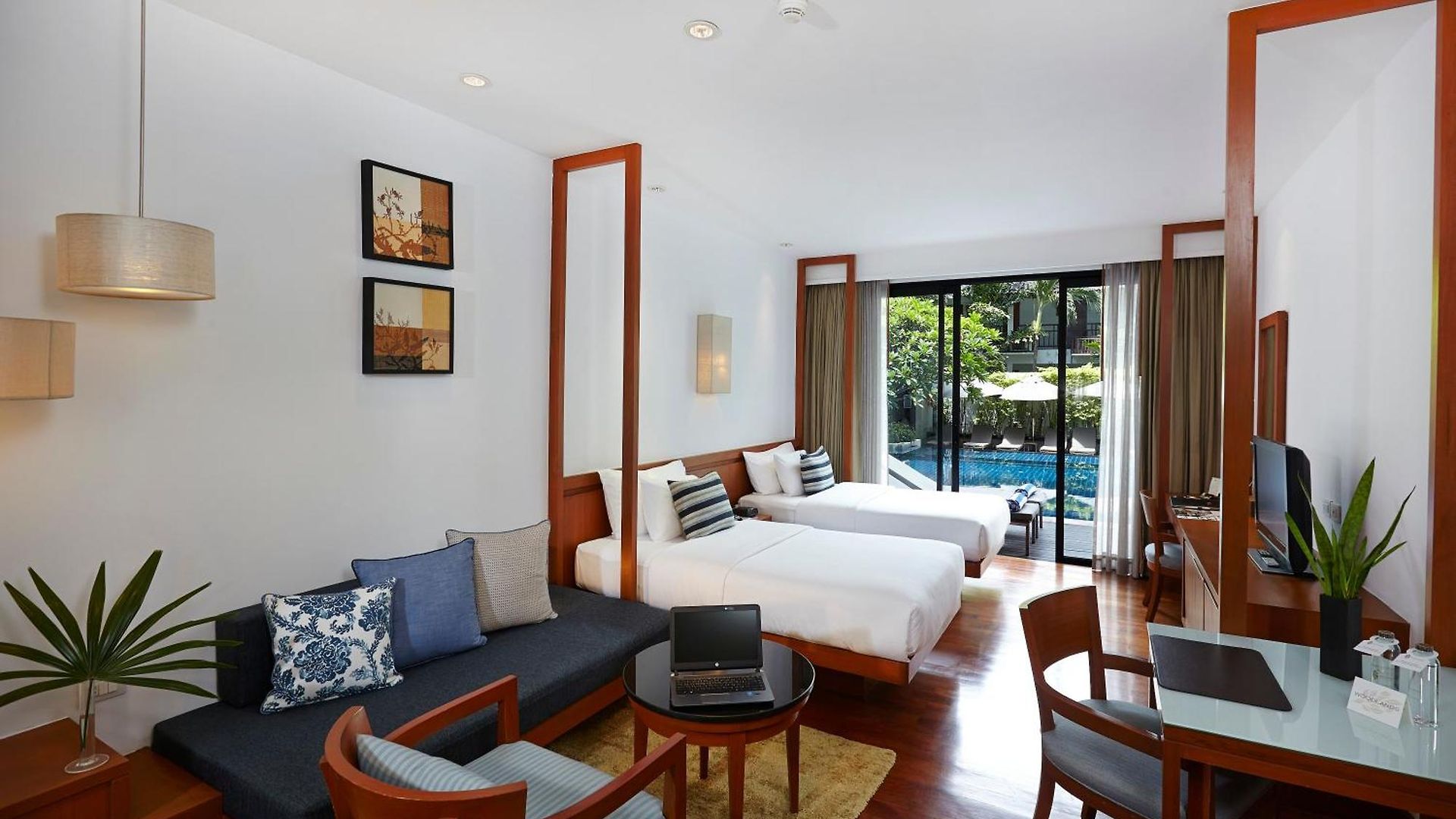 Woodlands โรงแรม