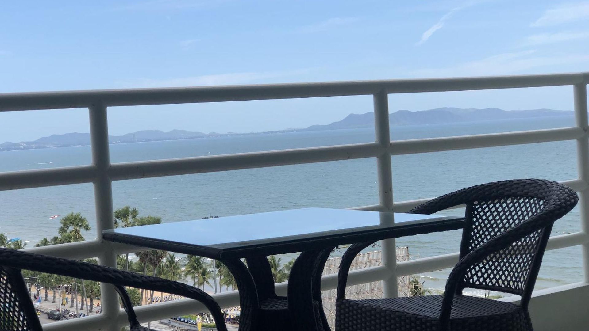 อพาร์ทเม้น Viewtalay Beachfront By Nd