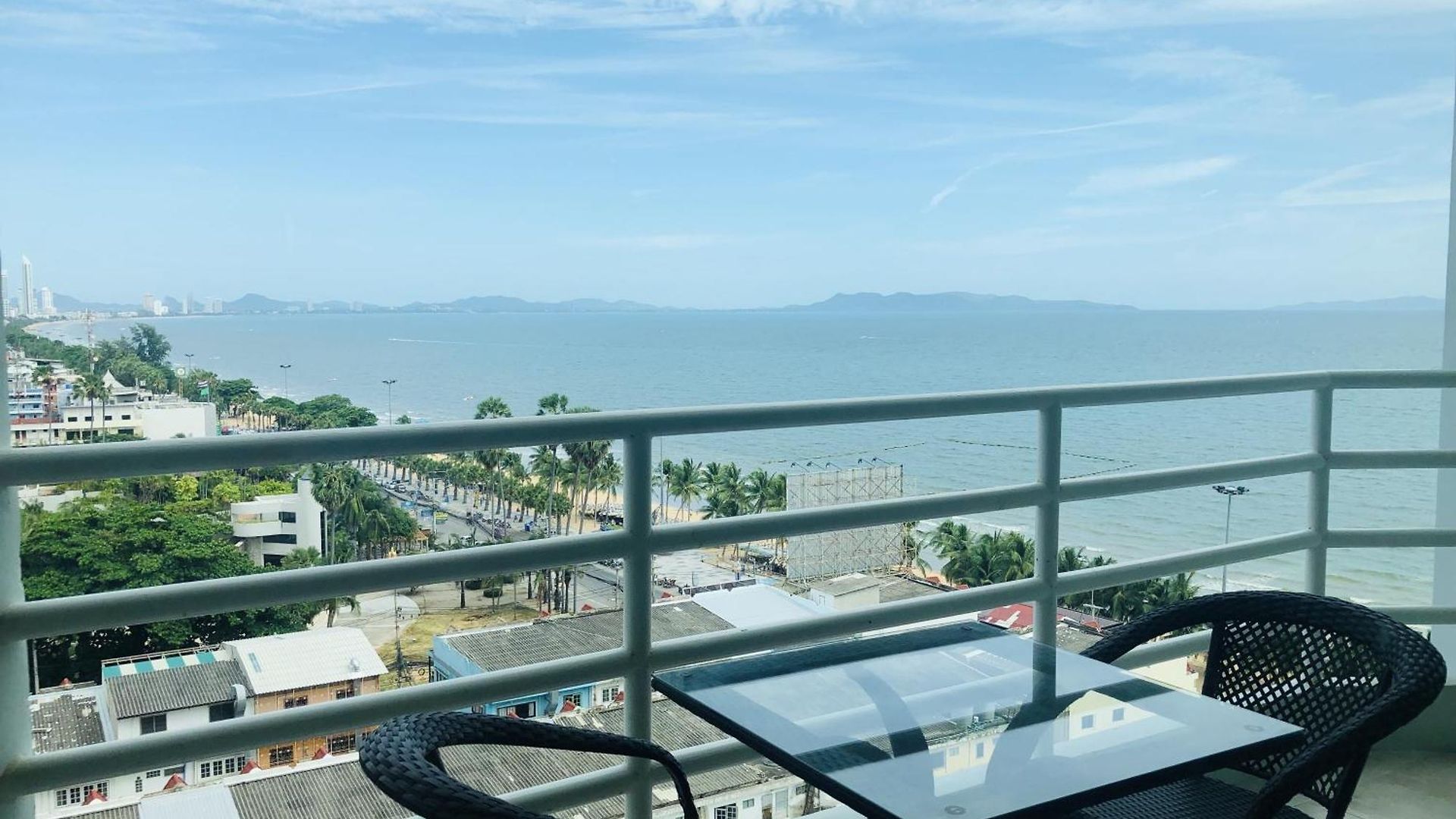 Viewtalay Beachfront By Nd อพาร์ทเม้น Pattaya