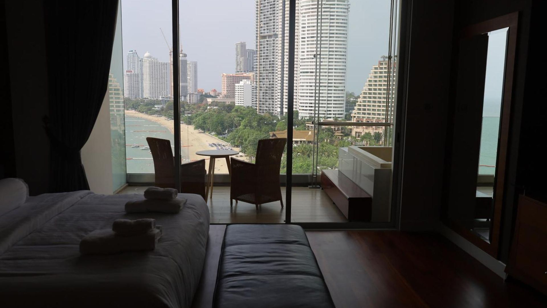 อพาร์ทเม้น Premium Oceanview Pattaya