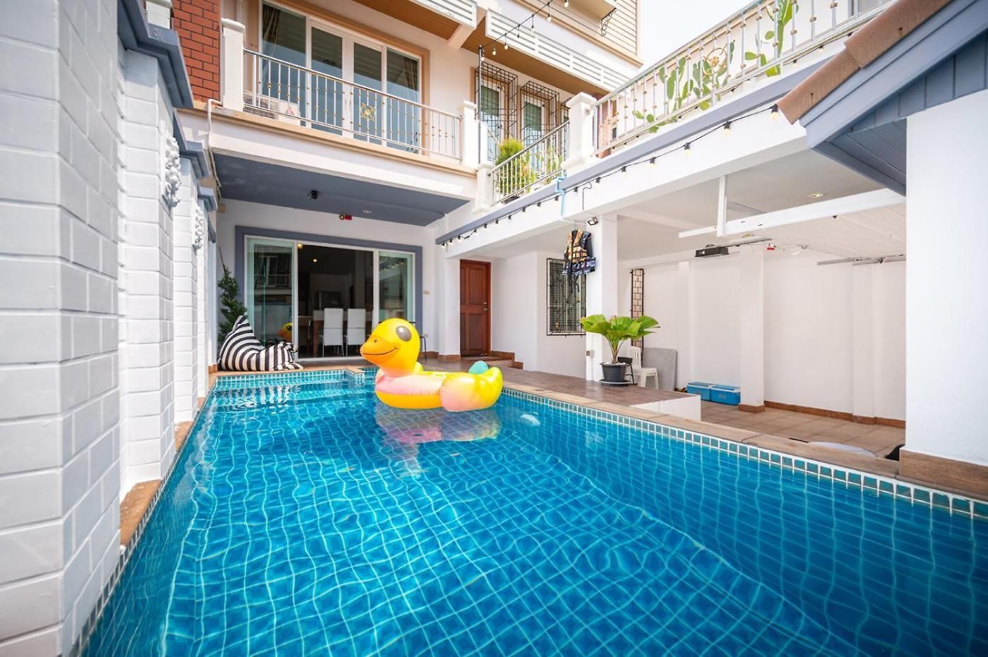 วิลล่า The Terrace Pratumnak Pool Pattaya