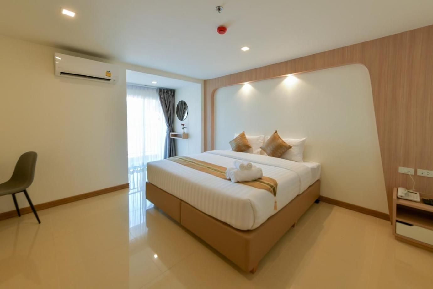 โรงแรม Iris Palace