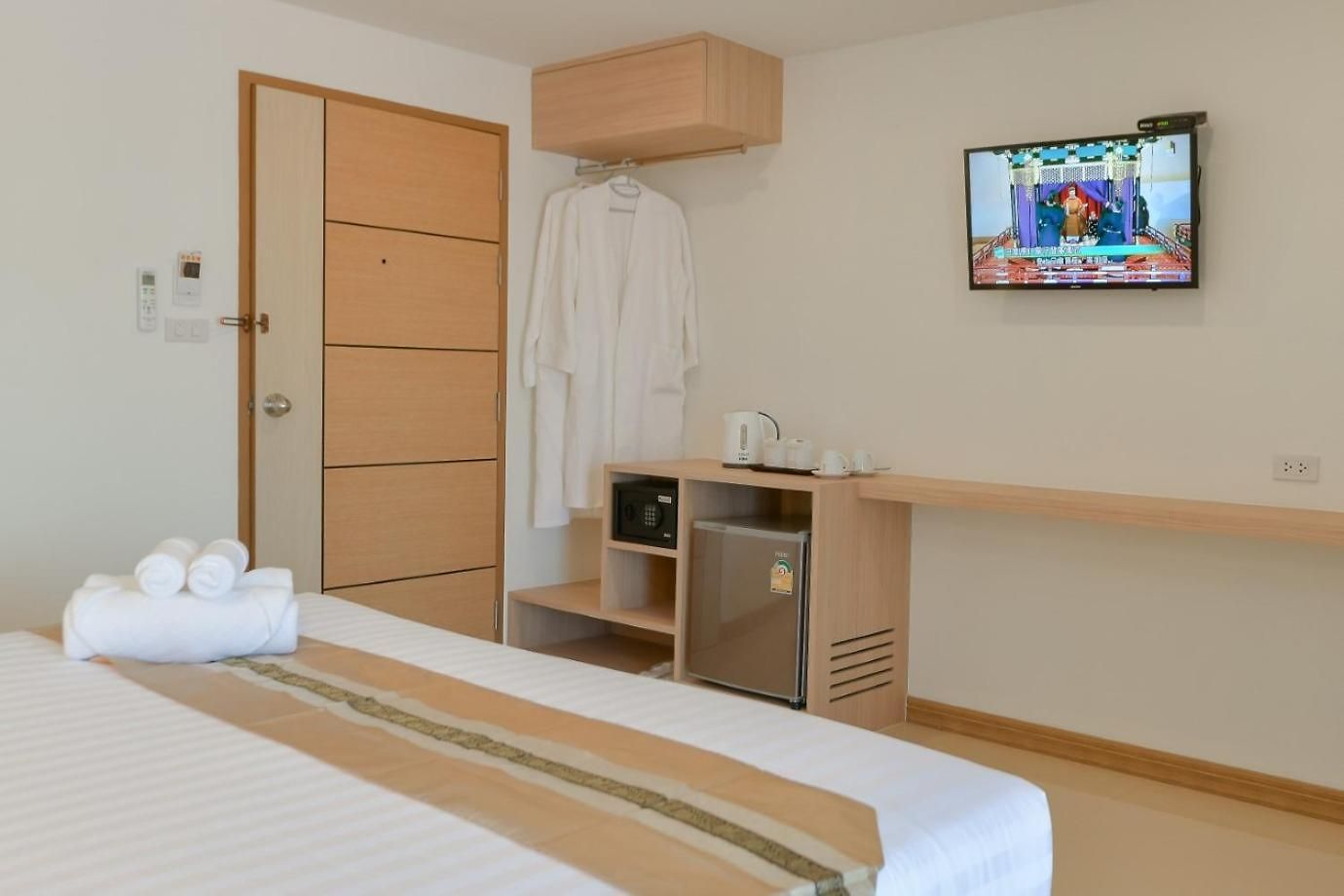 โรงแรม Iris Palace 5*