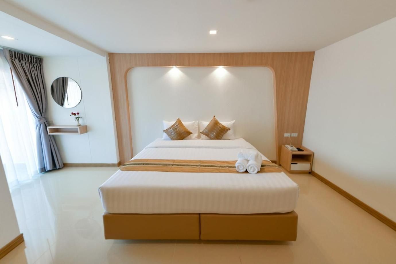 โรงแรม Iris Palace
