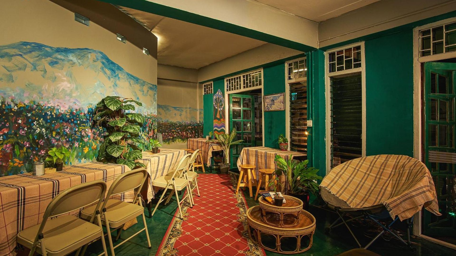ที่พัก Happiness Community Wake & Bake - Rooftop Bar & Bistro