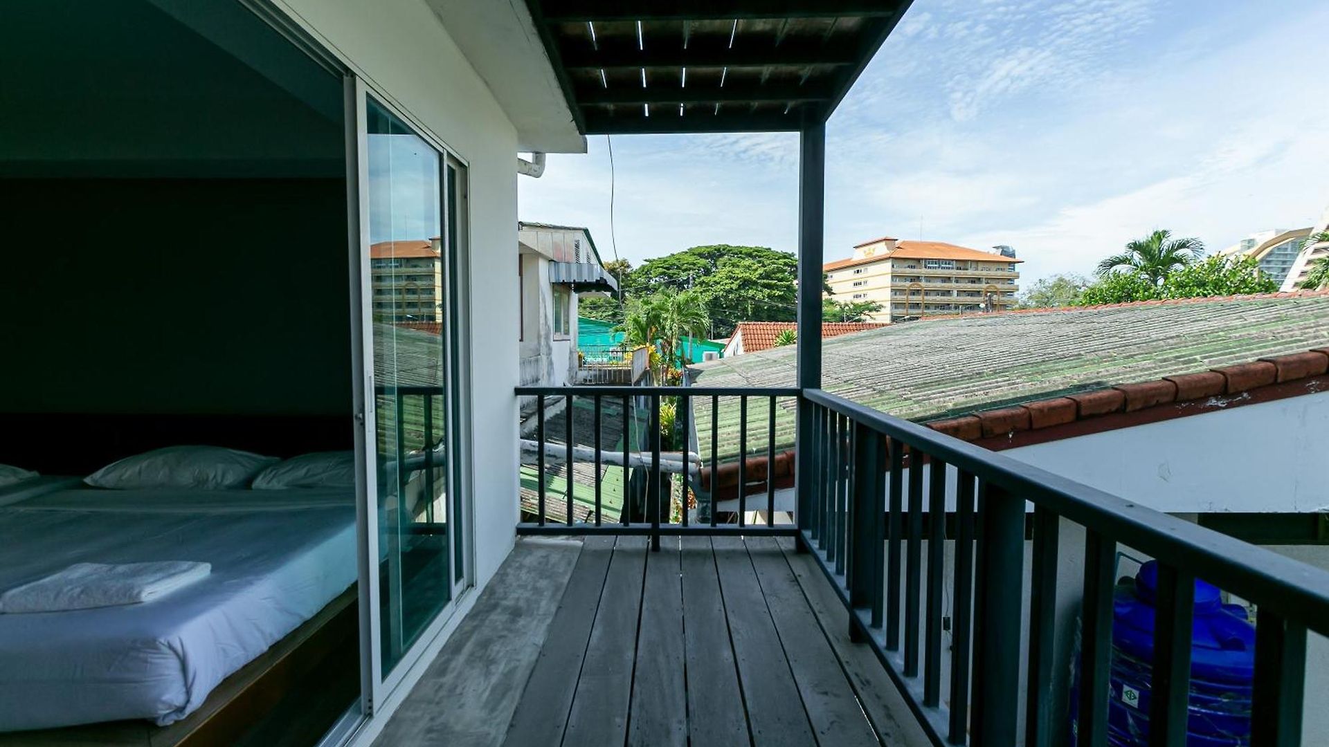 Wong Amat House 2*