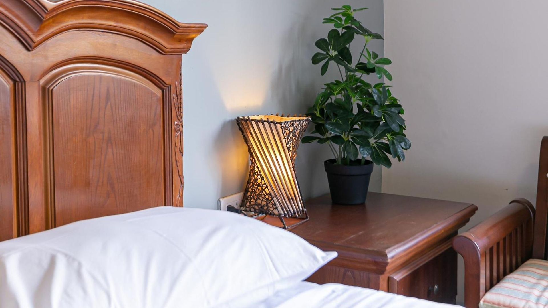 โรงแรม Wong Amat House 2*