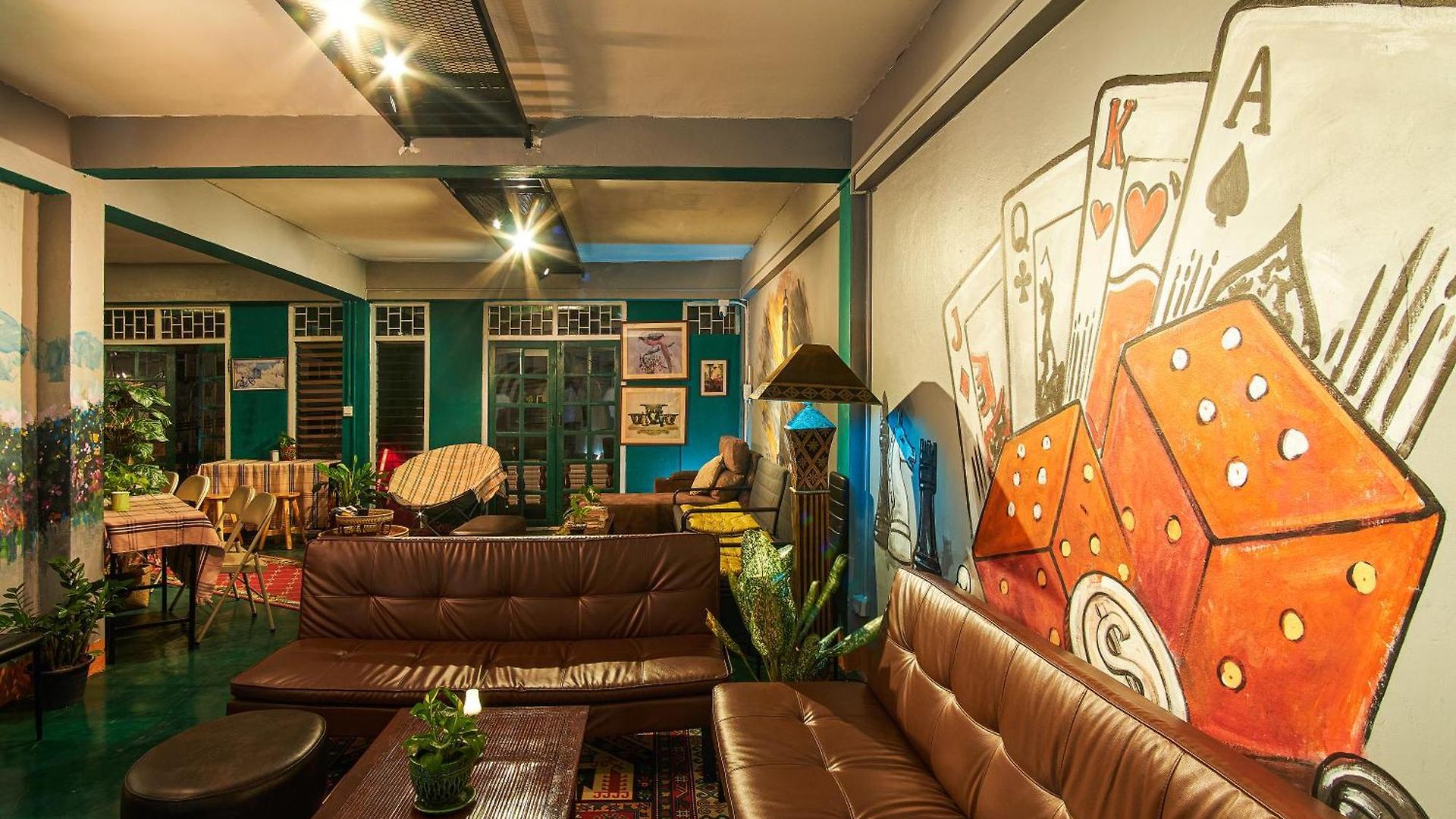 Happiness Community Wake & Bake - Rooftop Bar & Bistro ที่พัก Pattaya
