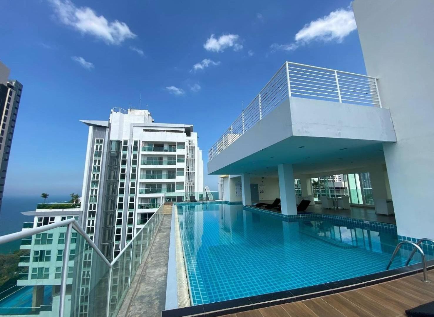 เดอะวิวอพาร์ทเมนต์ บาย พัทยา ซันนี่ เรนทัล Pattaya