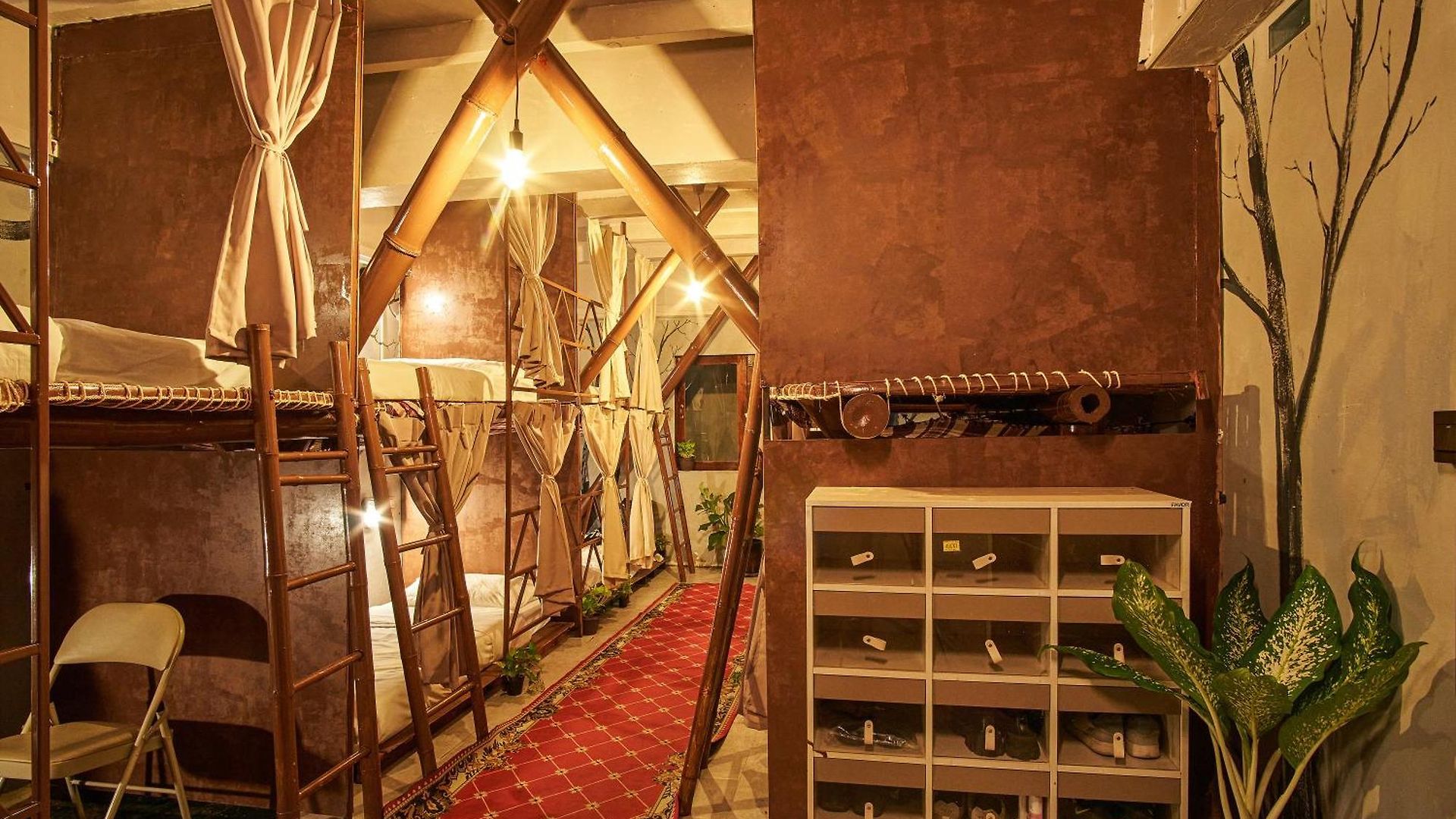 Happiness Community Wake & Bake - Rooftop Bar & Bistro