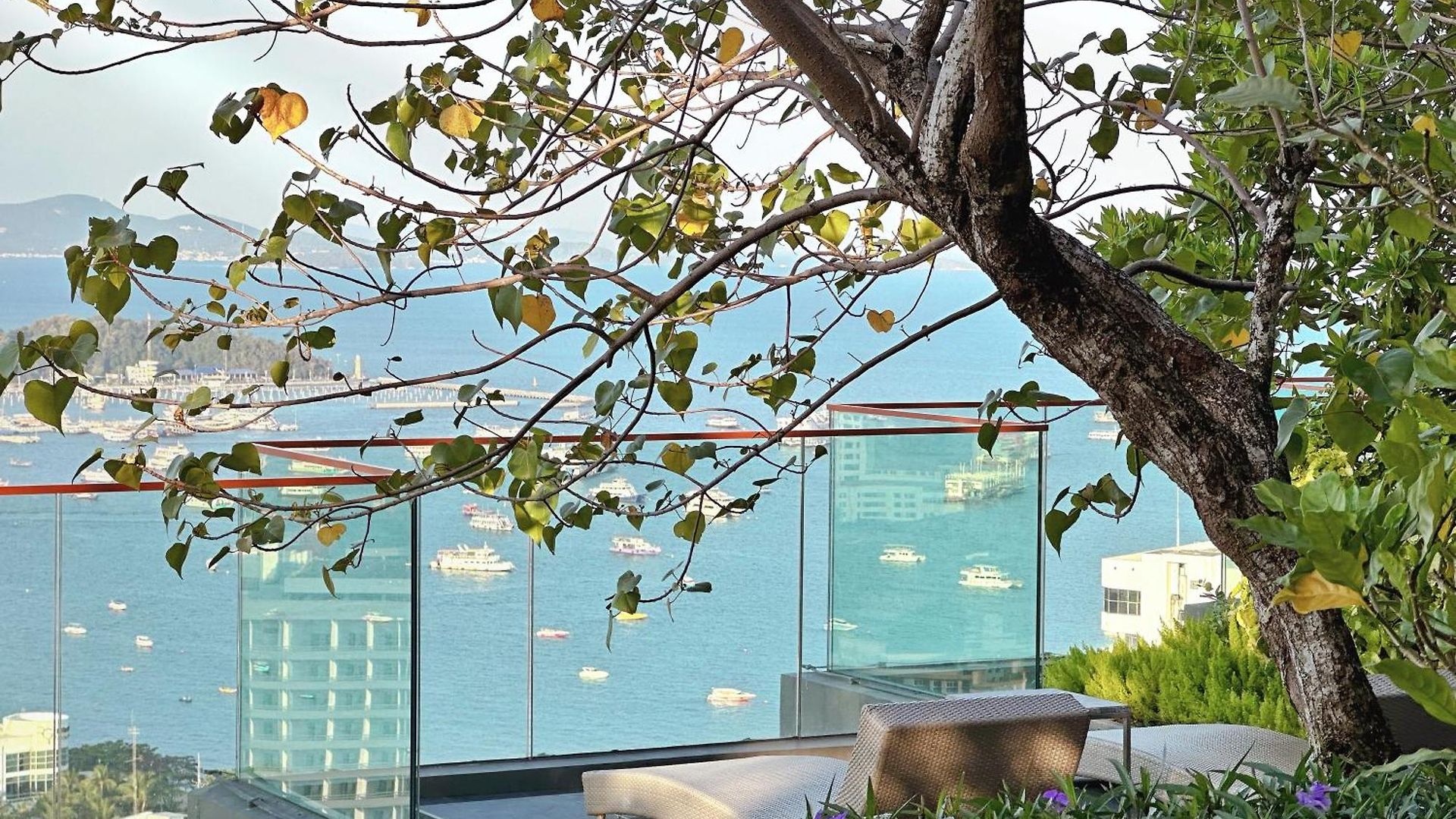 อพาร์ทเม้น Edge Sea View