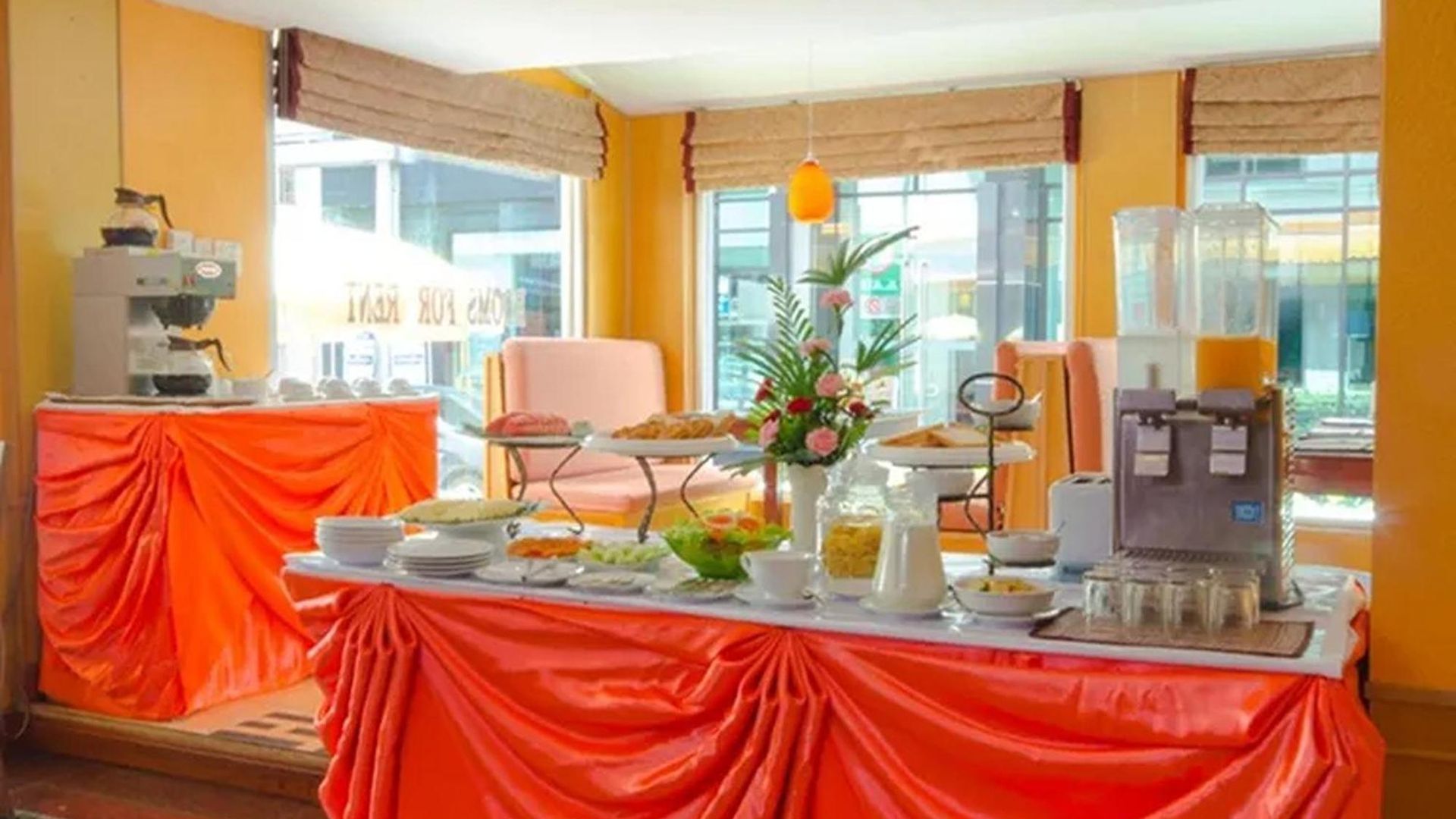 โรงแรม Eastiny Bella Vista