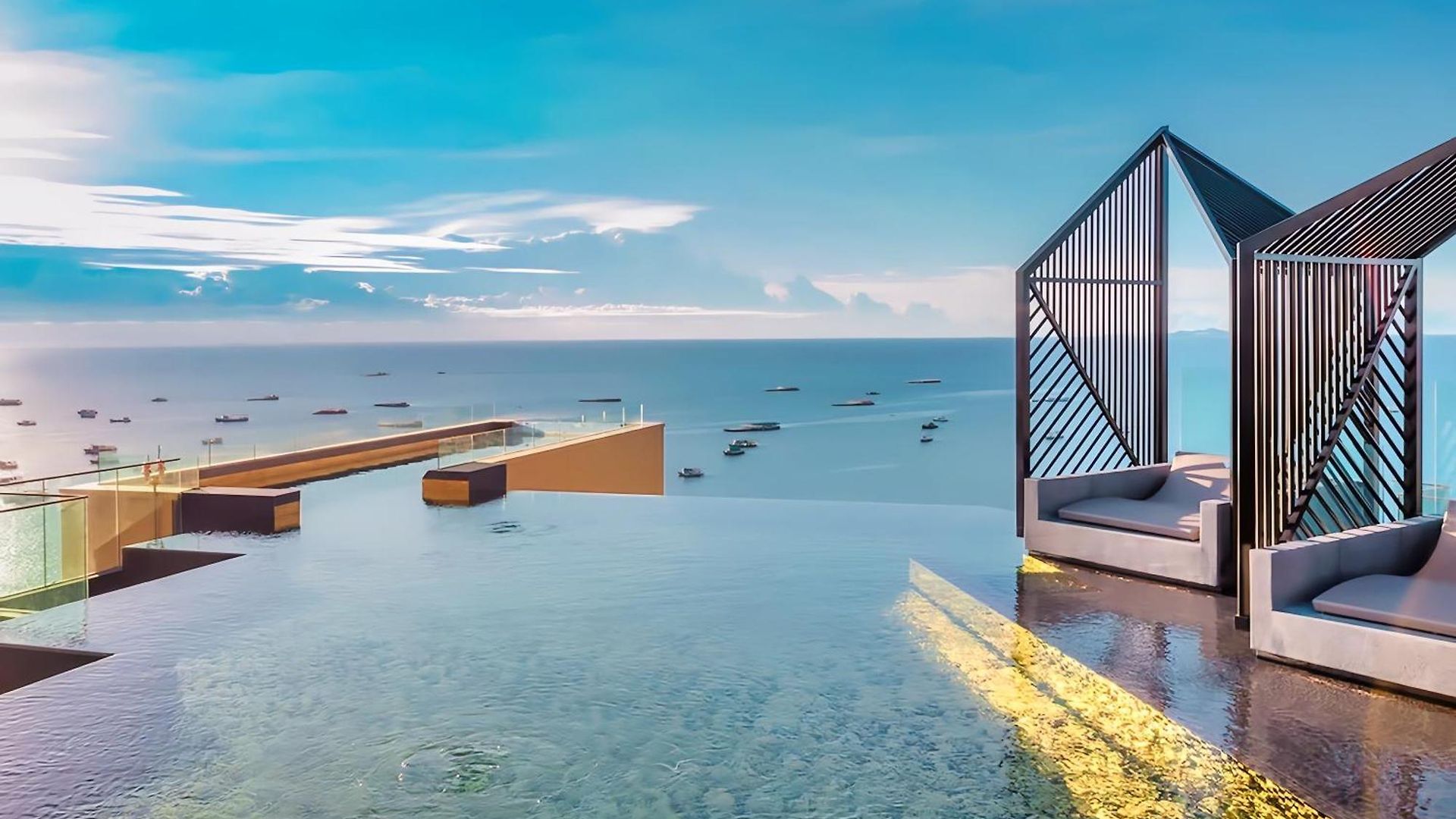 อพาร์ทเม้น Edge Sea View *
