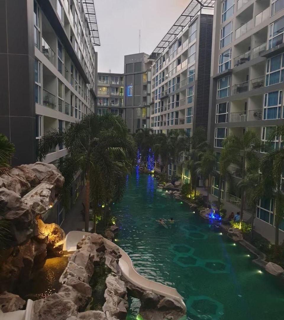Centara Avenue 2 Bedrooms Pool View อพาร์ทเม้น