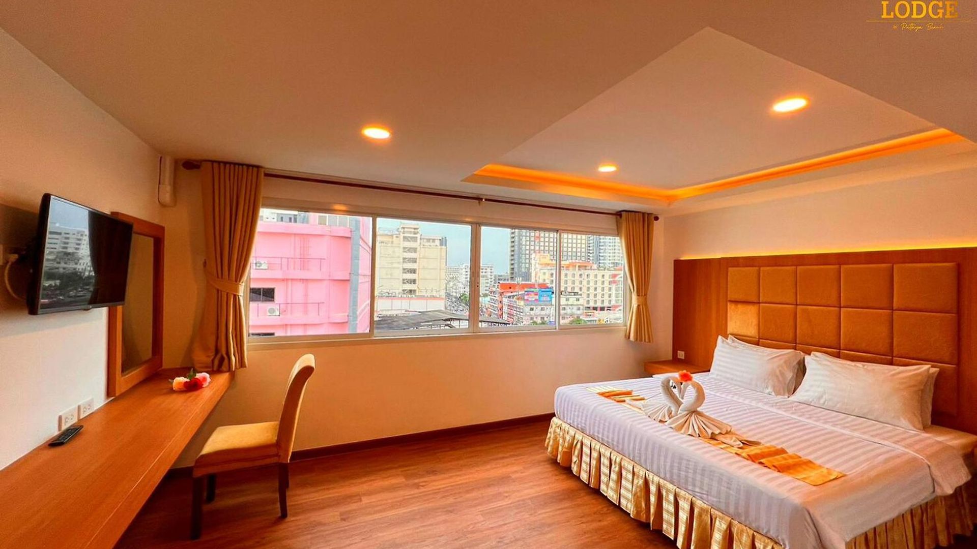 เดอะพรีวี่ โรงแรม